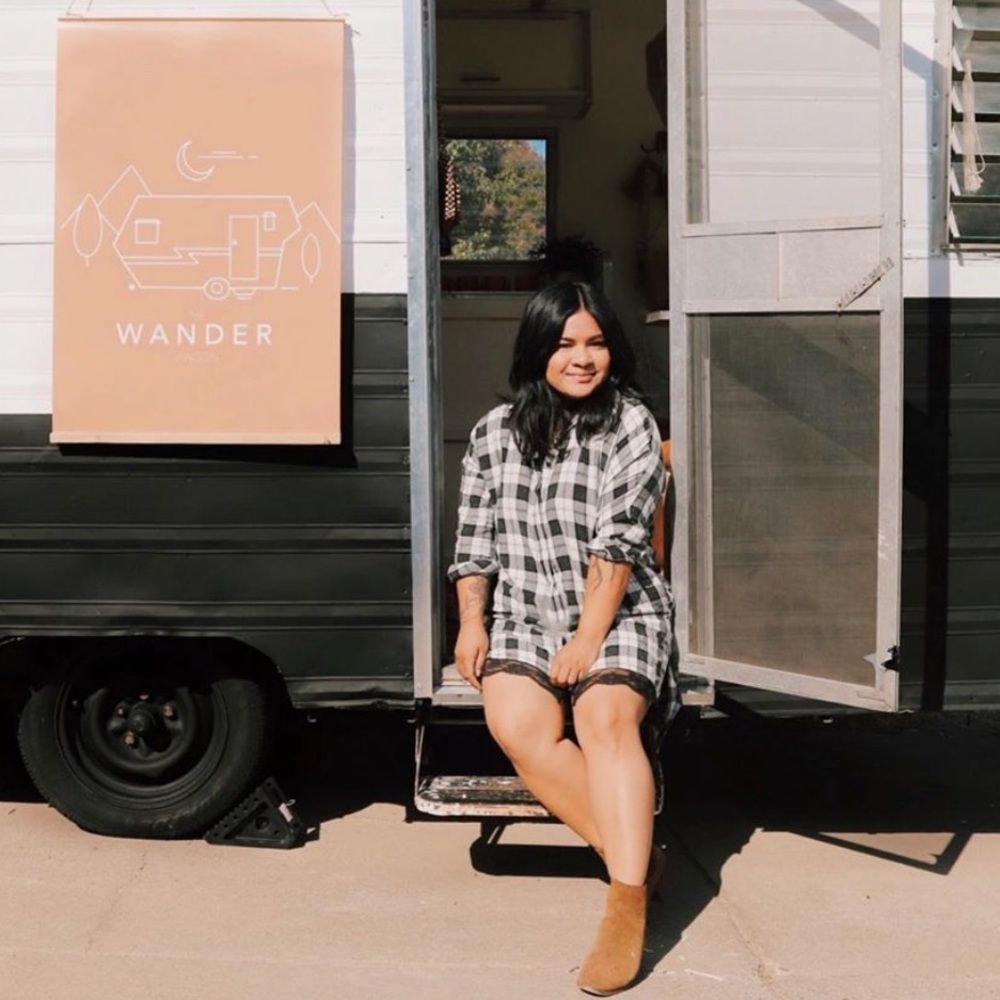 Meet your Posher, Alexis